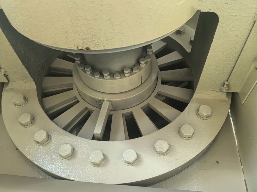 what does screw crusher discharging design looks like