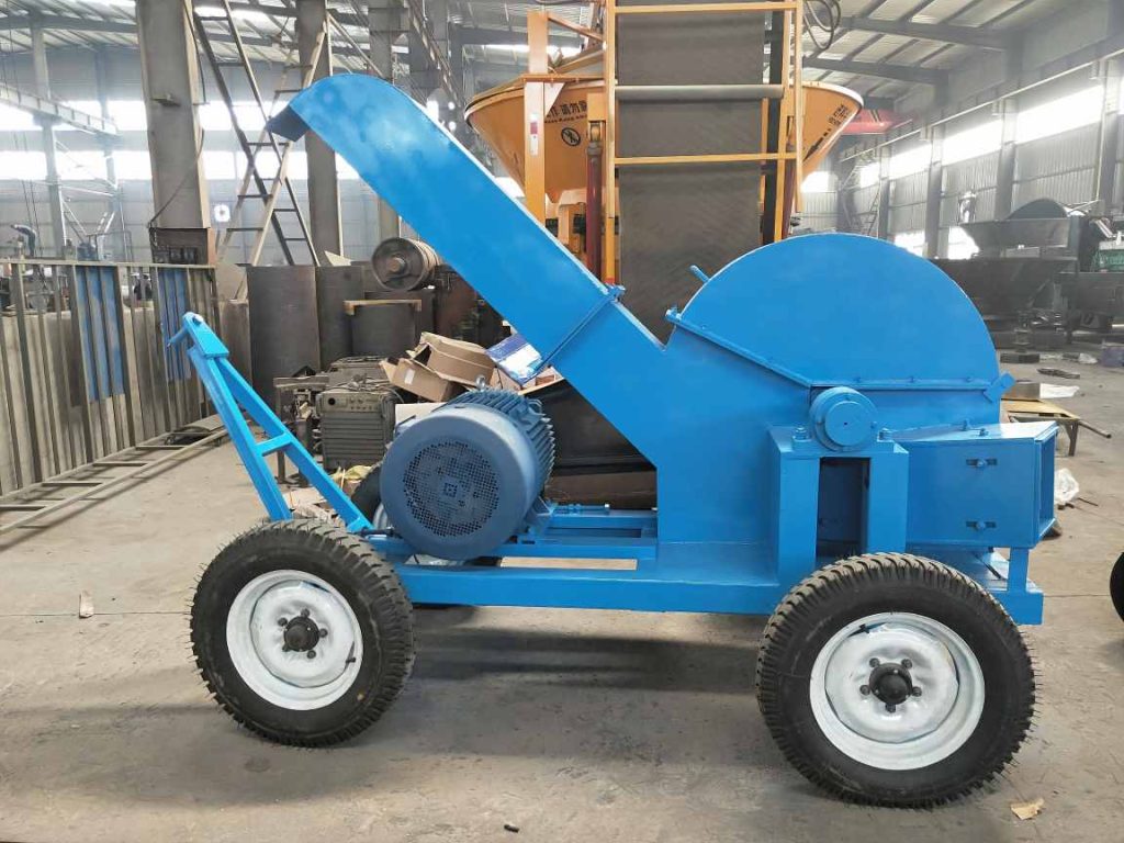 Disc wood chipper used in biomass charcoal production lines and wood processing plants