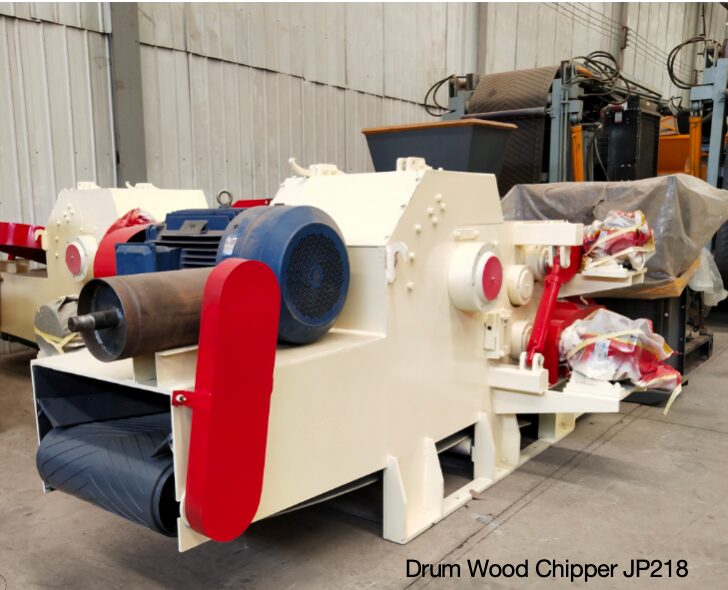 Drum wood chipper vs disc wood chipper comparison showing structure, cutting system, and wood chip production